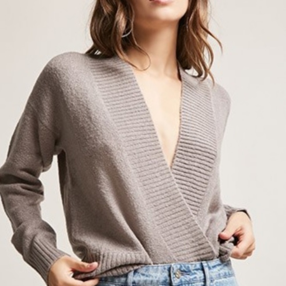 Forever 21 grey cross over sweater by Uniq